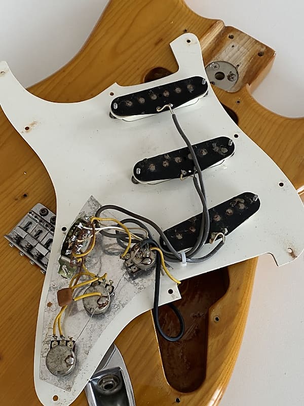 Fernandes FST-75N Burny Custom '76 Vintage MIJ Stratocaster Fernandes FST-75N Burny Custom '76 Vintage MIJ Stratocaster