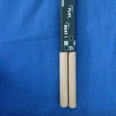 2B OAK Drum Sticks Set of 2 image 2