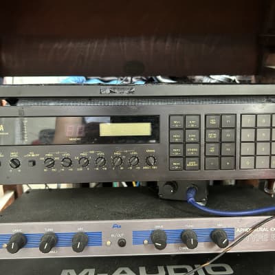 YAMAHA REV5 Digital Reverbrator TEST:TECHNO Track - YouTube