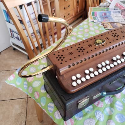 Victoria melodica sale