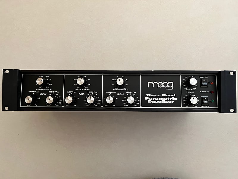 Moog MKPE Three Band Parametric Equalizer w/ Rackmount 1975 Black