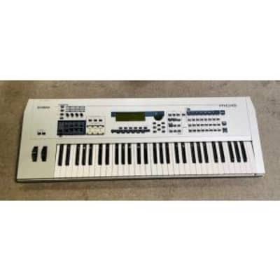 Yamaha MO 6 Production Synthesizer 2000s - Gray