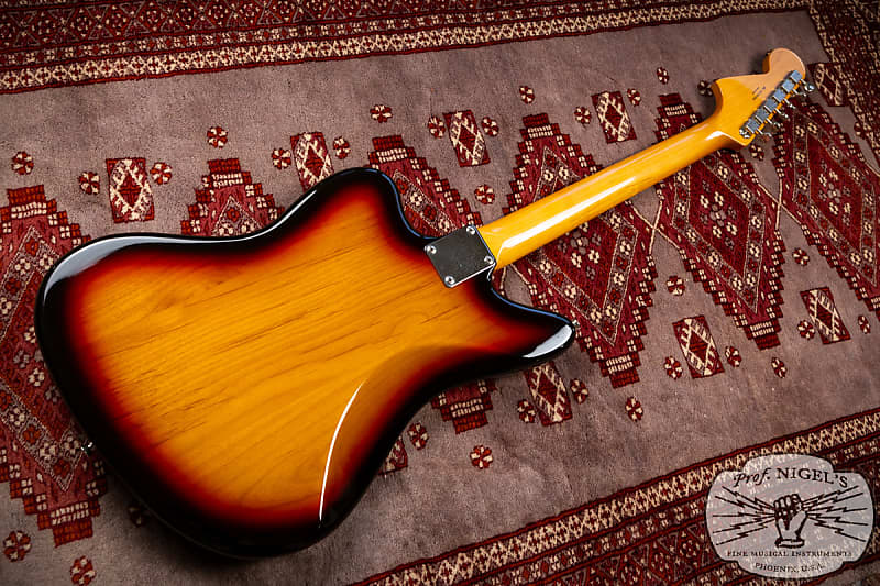 Fender Japan Exclusive Classic 60s Jaguar Alder 3-Color