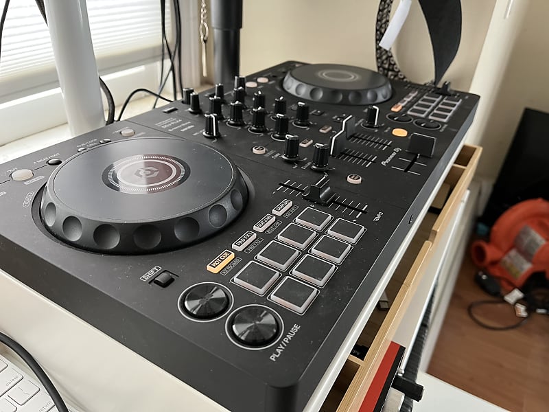 Pioneer DDJ-FLX4 DJ Turntable Controller for Rekordbox Pioneer DDJ-FLX4 DJ Turntable Controller for Rekordbox