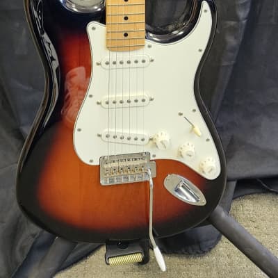 Fender Stratocaster Player Series 2021 - 3-Color Sunburst - MIM image 2