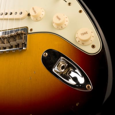 Fender Custom Shop 1961 Stratocaster Hardtail Journeyman Relic 3-Tone Sunburst image 8