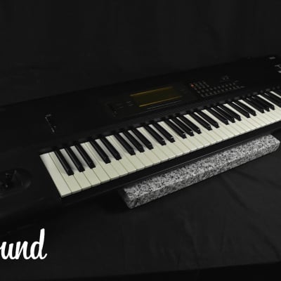 KORG T2 Music Workstation Synthesizer in Very Good Condition.