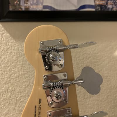 Fender FSR Precision Bass 2019 Electron Green image 3