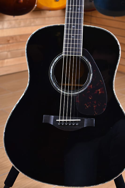 YAMAHA ヤマハ LL16D A.R.E. ブラック Black Yamaha LL16D ARE Original Jumbo Acoustic-electric Guitar