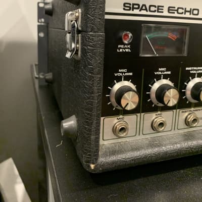 Roland RE-201 Space Echo Tape Delay / Reverb image 2