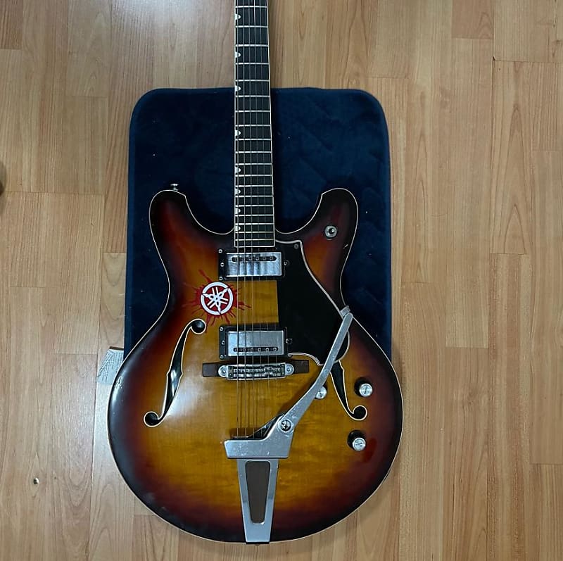 Yamaha SA 30 T Hollow Body with Tremolo 1967 1972 Sunburst