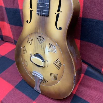 1929 National Triolian Resophonic Guitar Walnut Sunburst image 4