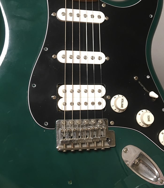 1995 Fender USA Stratocaster Standard Black w/case/consign/used