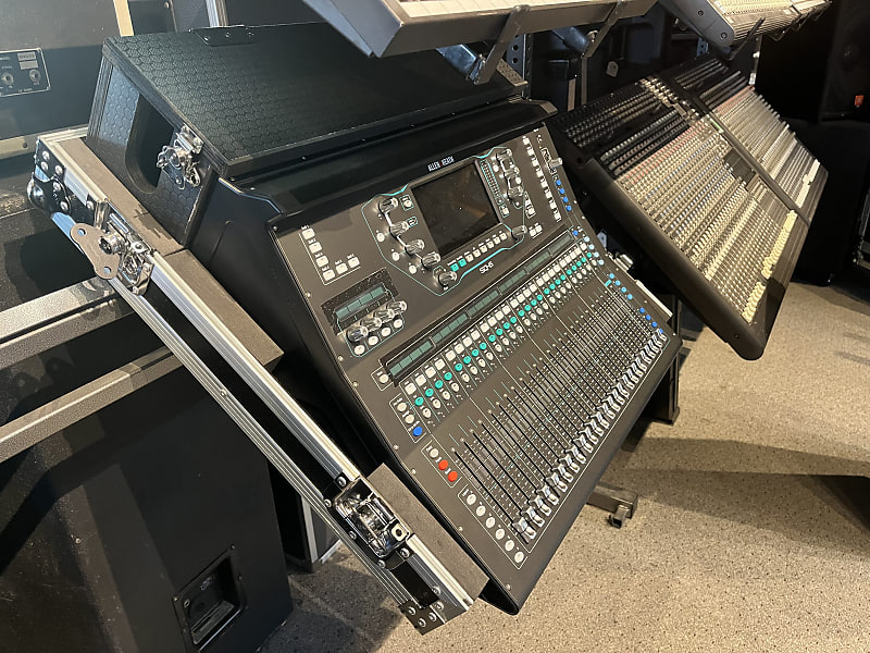 Allen & Heath SQ6 / Hard Shell Case Reverb