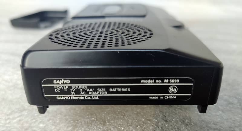 Sanyo M-5699 Two Speed Microcassette Tape Recorder