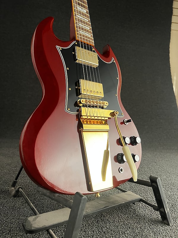 Gibson SG Standard "Large Guard” with Vibrola 1969 - Cherry image 1