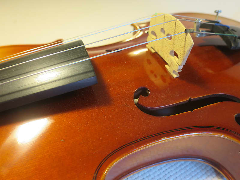 1988 Suzuki Violin No. 300, 4/4 Intermediate with Case - Near-Mint