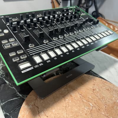 Roland TR-8