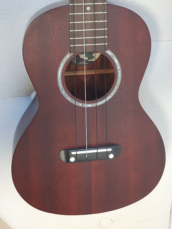 Fender Pa'ina Tenor concert mahogany Ukulele 2008 Fishman pickup