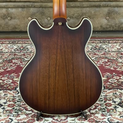 D'Angelico Deluxe Mini DC with Stop-Bar Tailpiece Satin Brown Burst incl. Case + 3,138 kg + NEW image 10