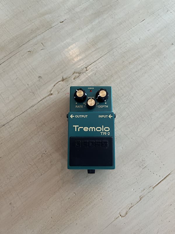 Boss TR-2 Tremolo (Silver Label) 1997 - Present - Green | Reverb