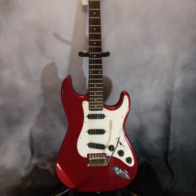 Hondo 2 Stratocaster Style Electric Guitar 1990s - Red image 1