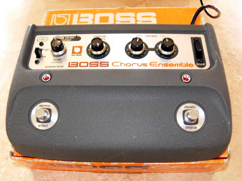 Boss CE-1