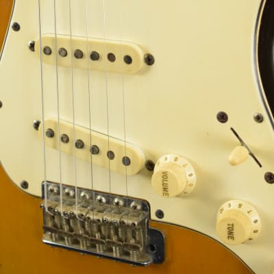 Vintage 1965 Fender Stratocaster - Sunburst All Original image 3
