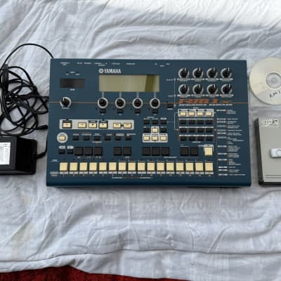 Yamaha RM1x Sequence Remixer 2000s - Blue