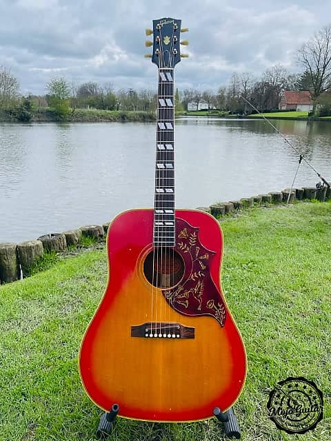 Gibson Hummingbird 1967 - Cherry Sunburst | Reverb