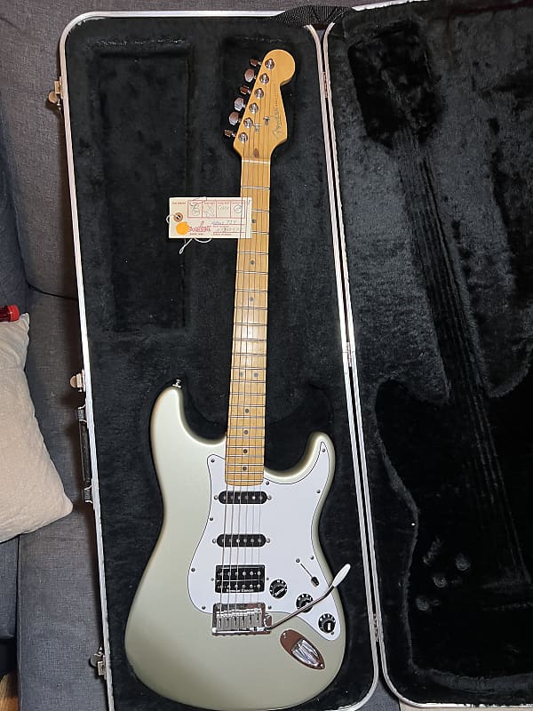 Fender American Standard Stratocaster 1997 - Inca Silver | Reverb