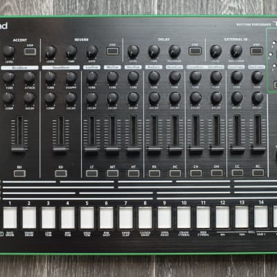Roland AIRA TR-8 Rhythm Performer