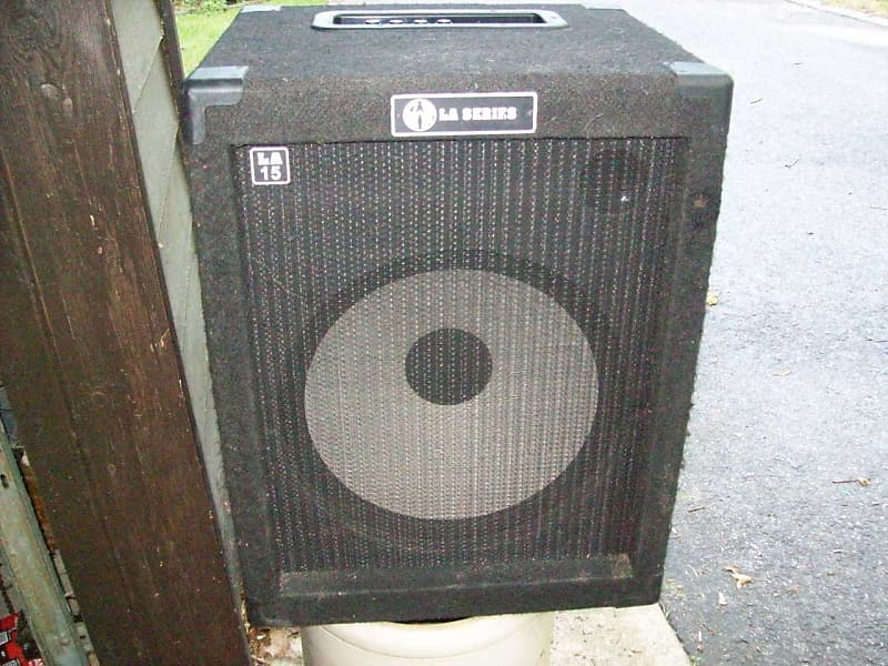 SWR LA SERIES ベース用アンプ　LA15 SWR LA Series LA-15 100w Bass Combo Amp 1-15