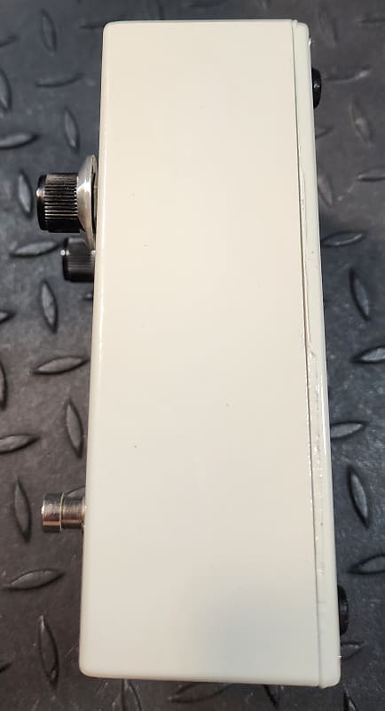 Castledine Electronics - Olympic Custom Fuzz - YouTube