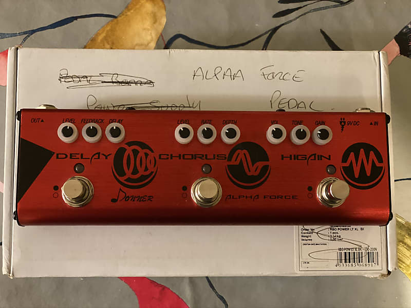 Donner Alpha Force 3 (Distortion, Delay & Chorus) Multi Reverb