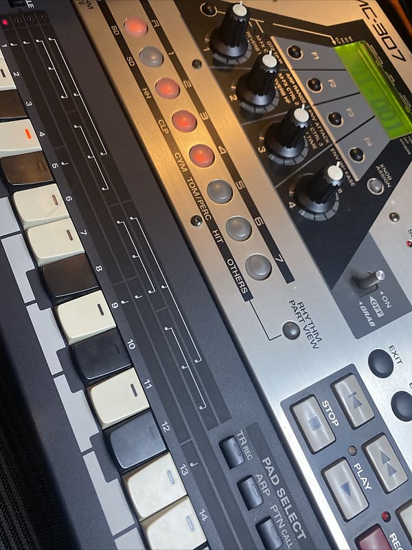 Roland MC-307 Groovebox | Reverb