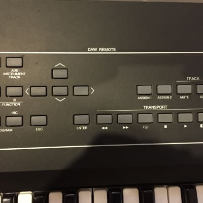 【10320】 YAMAHA KX61 MIDIキーボード CONTROLADOR MIDI KX61 YAMAHA - Contato PRO