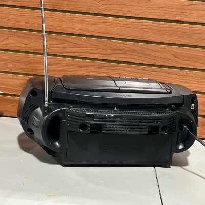 Sony CD/Radio/Cassette Boombox Portable Stereo CFD-G50 Woofer image 2