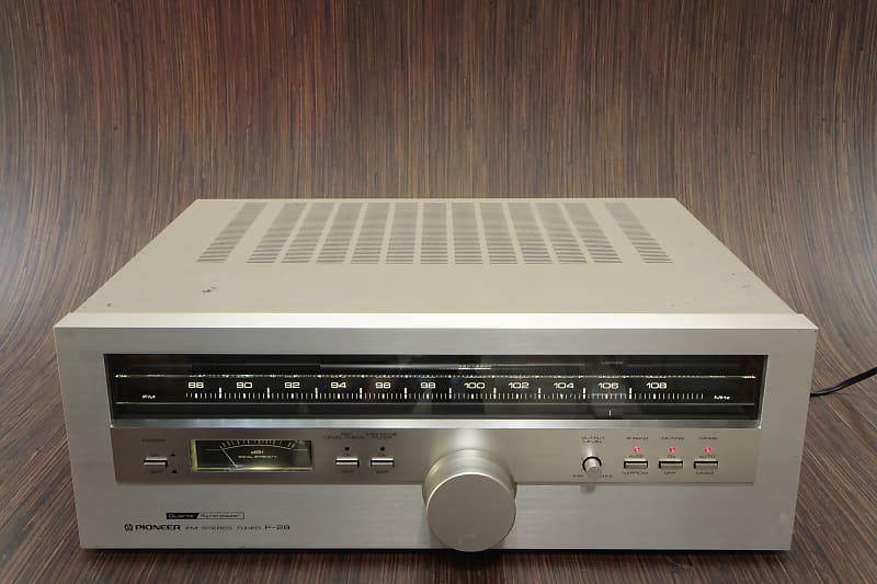 Pioneer Series 20 F-28 6 Gang FM Tuner - Powers on - Sold AS-IS  			