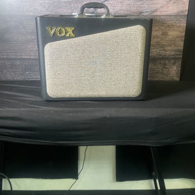 Vox Vox AV 15W Analog Modeling Amp Guitar Combo Amplifier (Charlotte, NC) for sale