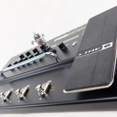 Line 6 Pod HD300 Guitar Pedalboard Amp Modeler +Wie Neu + OVP + 1,5J Garantie for sale