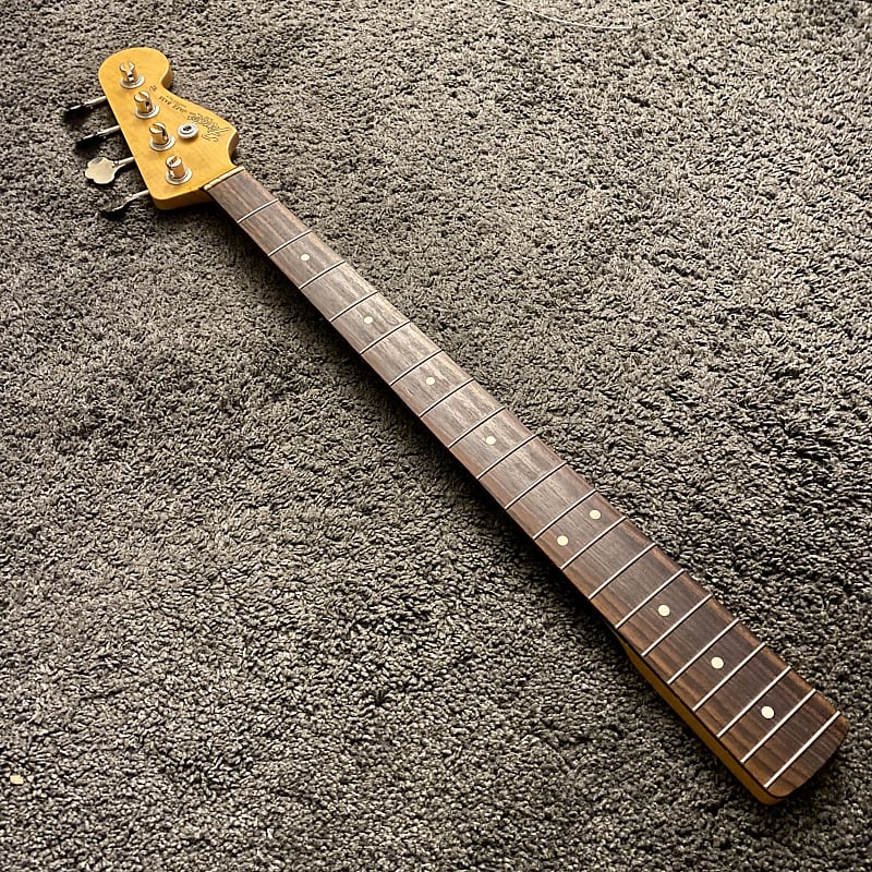 Fender American Vintage '62 Jazz Bass fully loaded