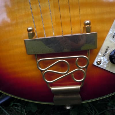 Jay Turser Violin Guitar バイオリンギター Jay Turser JTG-2 Violin Shape Guitar Sunburst 2nd Hand