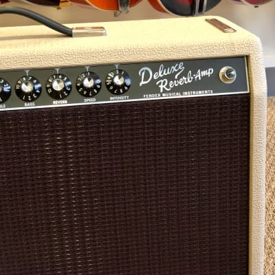 Fender Tone Master Deluxe Reverb 2-Channel 22-Watt 1x12" Digital Guitar Combo 2020 - Present - Blonde image 3