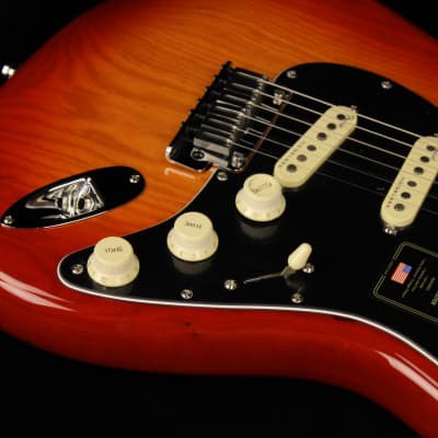 Fender American Ultra Luxe Stratocaster - MN PRB (#132) image 4