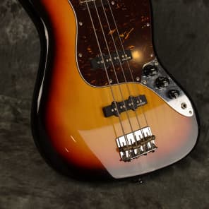 Vintage Reissued Series VJ 74 Jazz Bass 3 Tone Sunburst w