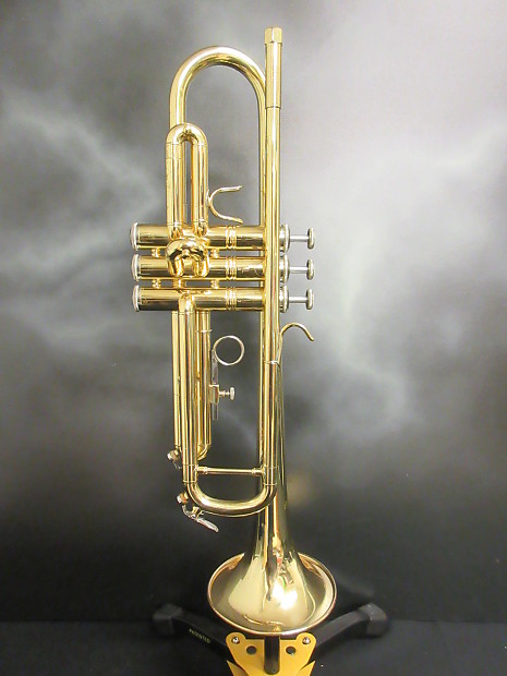 Bach Aristocrat TR600 Student Trumpet w/ Original Hardshell Case