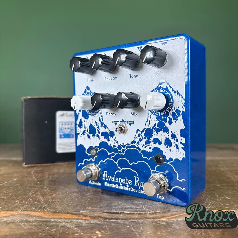 EarthQuaker Devices Avalanche Run Stereo Reverb & Delay with Tap Tempo V2