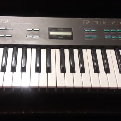 Yamaha DX27 Programmable Algorithm Synthesizer - Black