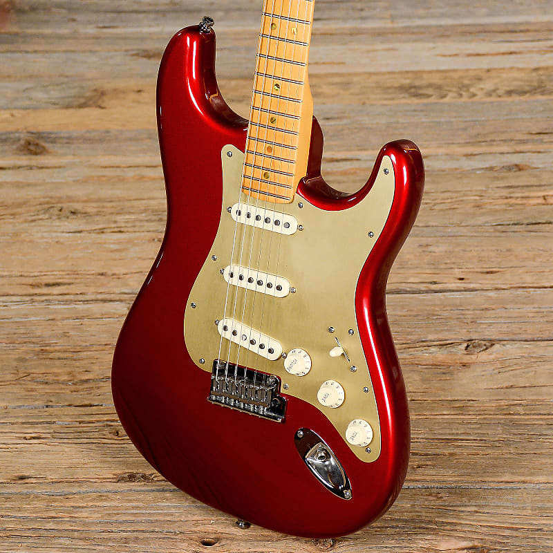 ギター fender American deluxe stratocaster Fender American Deluxe Stratocaster 2011 - 2016 | Reverb